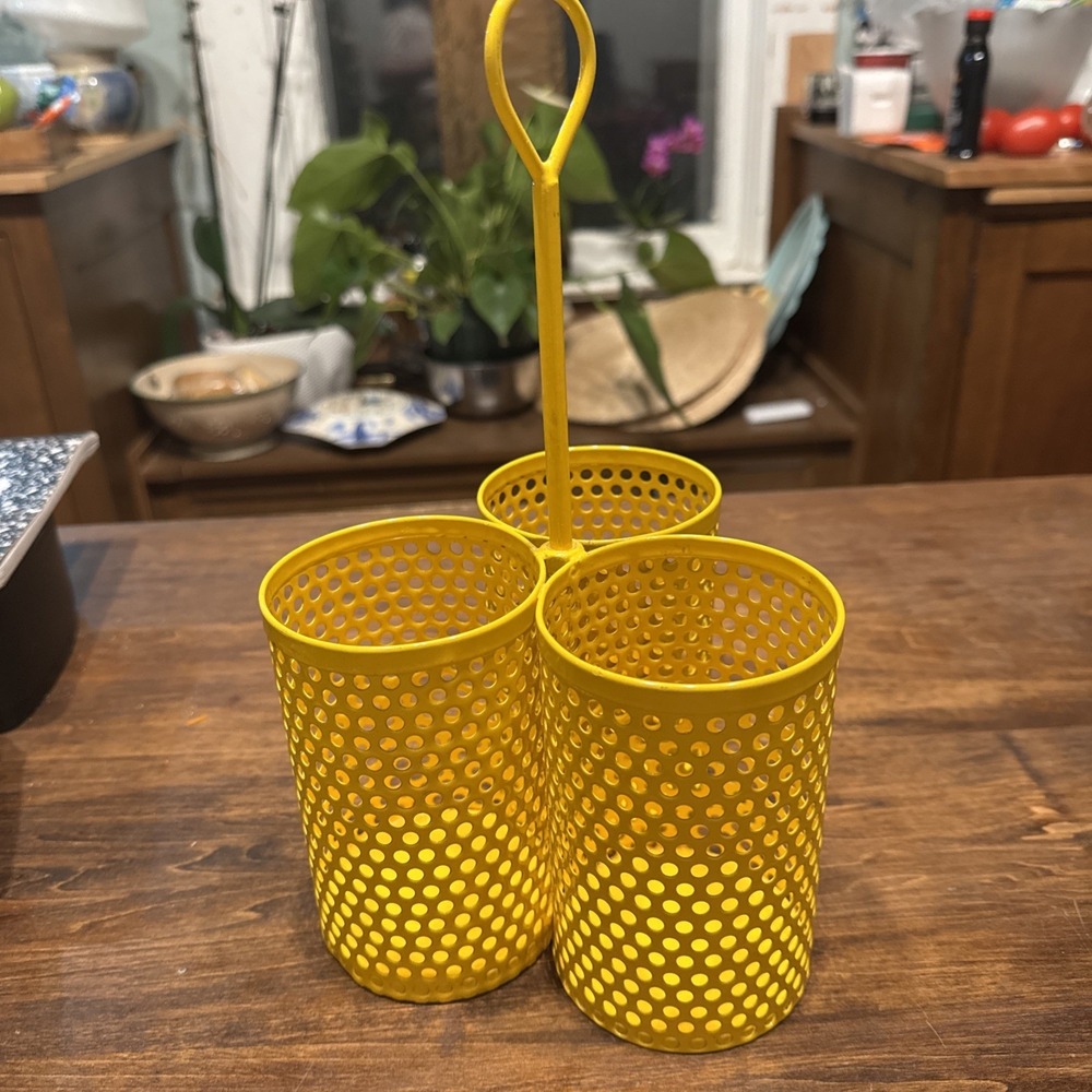 Yellow Crate & Barrel Flatware Caddy Modernist Wire Excellent Condition Kitchen